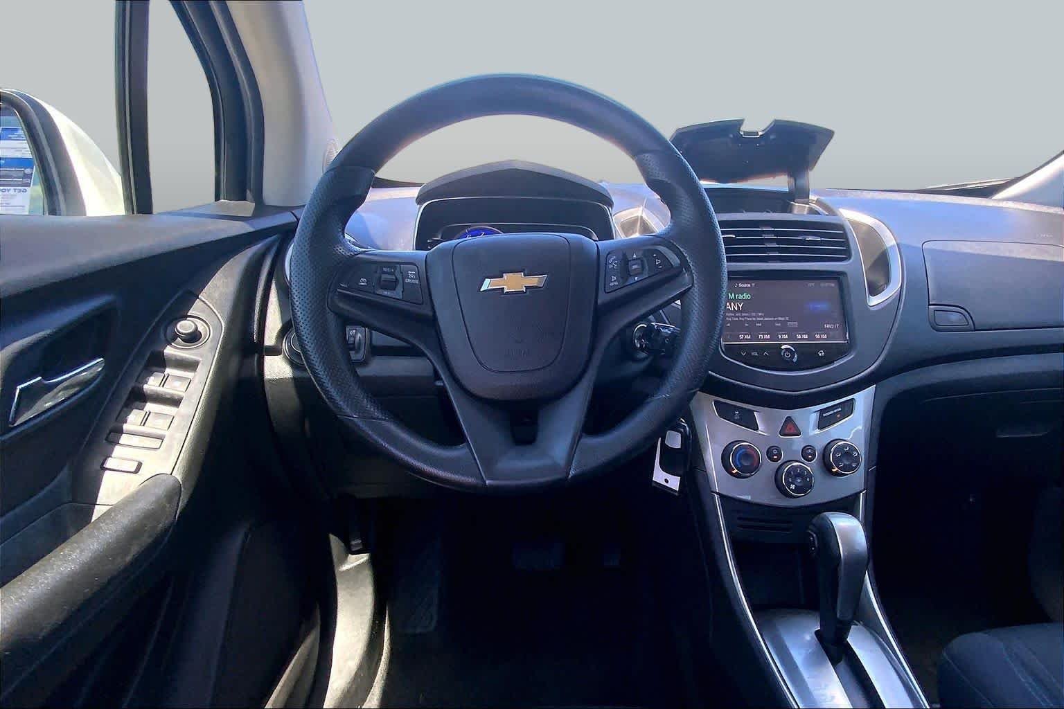 Used 2016 Summit White Chevrolet LT image 6