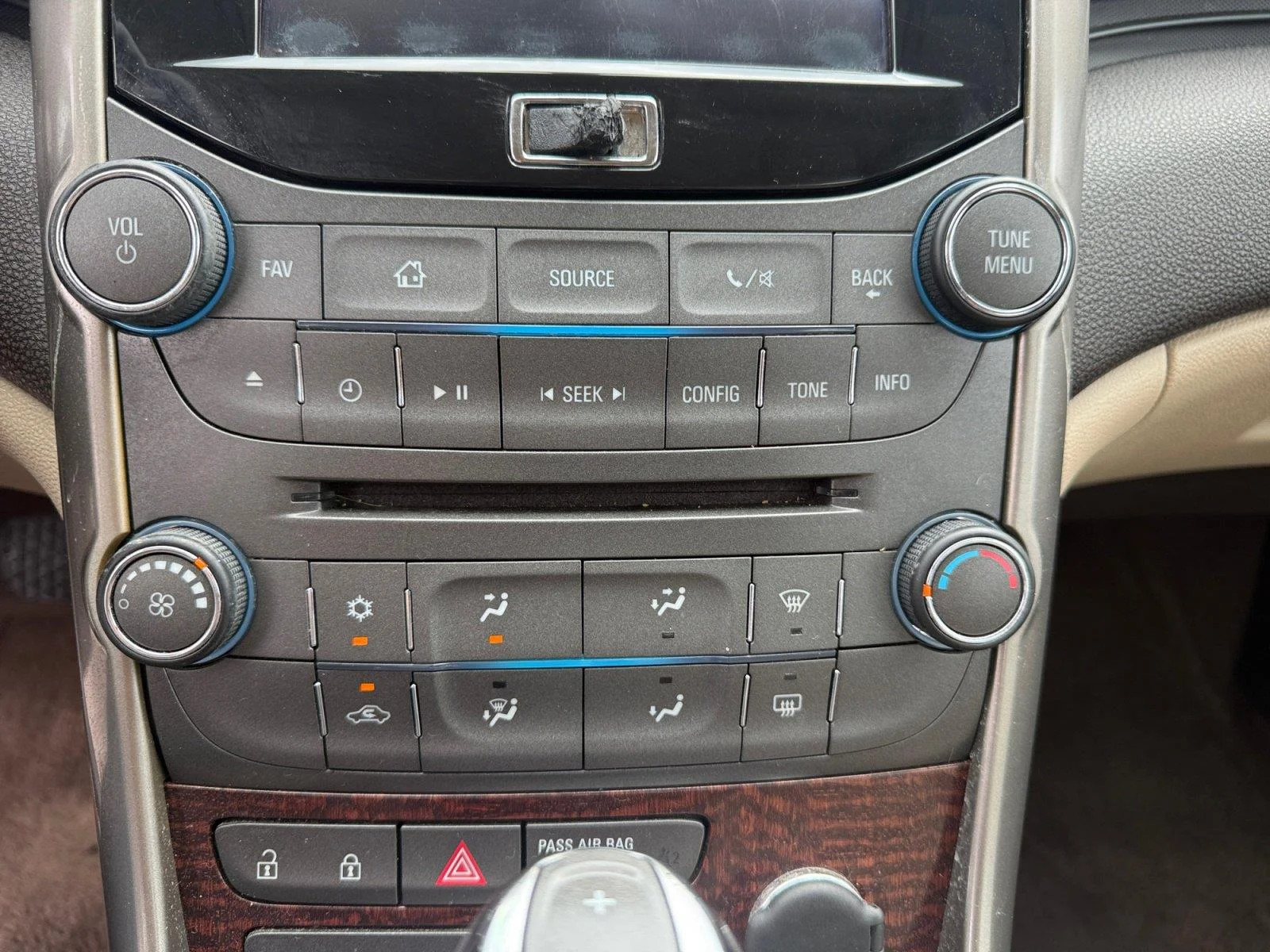 Used 2013 Black Granite Metallic Chevrolet LT image 13