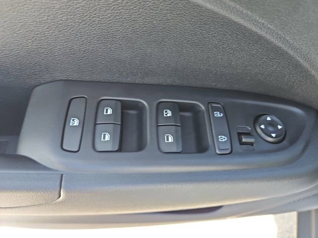 2025 Hyundai Venue SEL - Photo 16