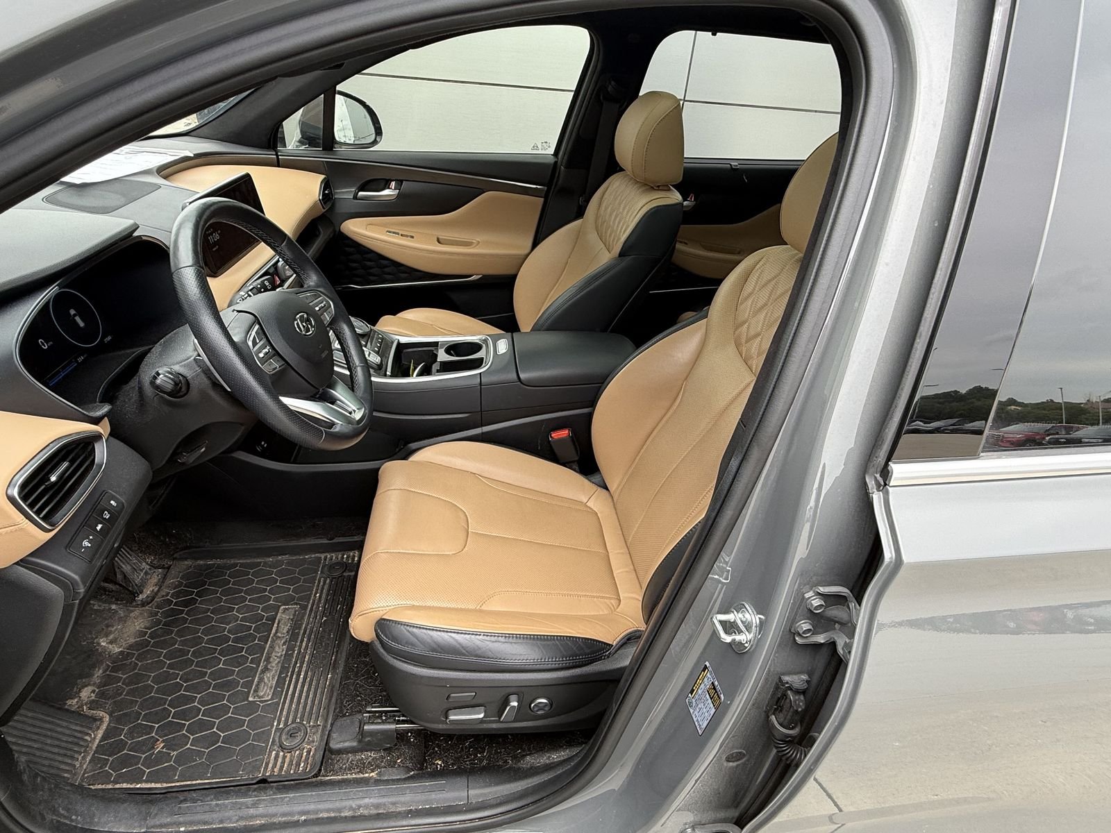Used 2023 Hampton Gray Hyundai Calligraphy image 6