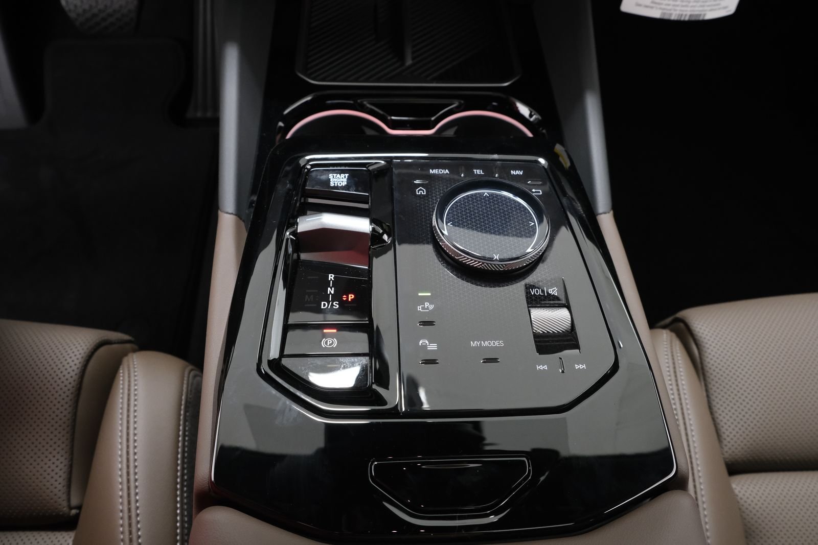 New 2027 Oxide Grey Metallic BMW 530i xDrive image 24