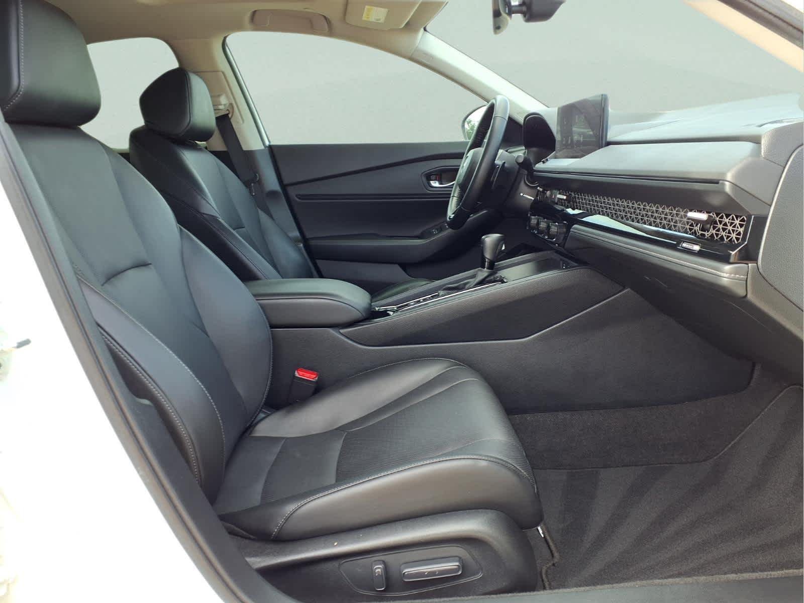 2023 Honda Accord Hybrid EX-L - Photo 13