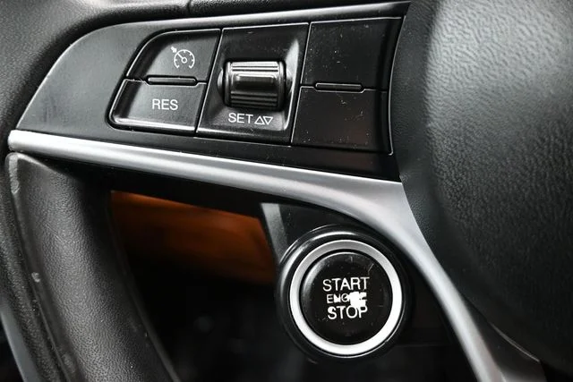 Used 2019 Gray Alfa Romeo Base image 26