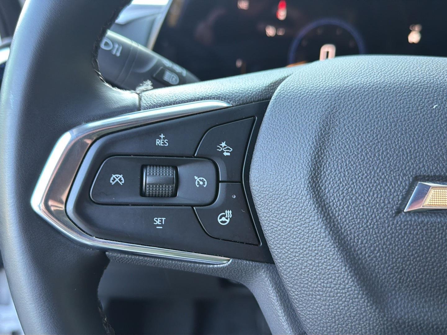 Used 2025 Summit White Chevrolet LT image 20