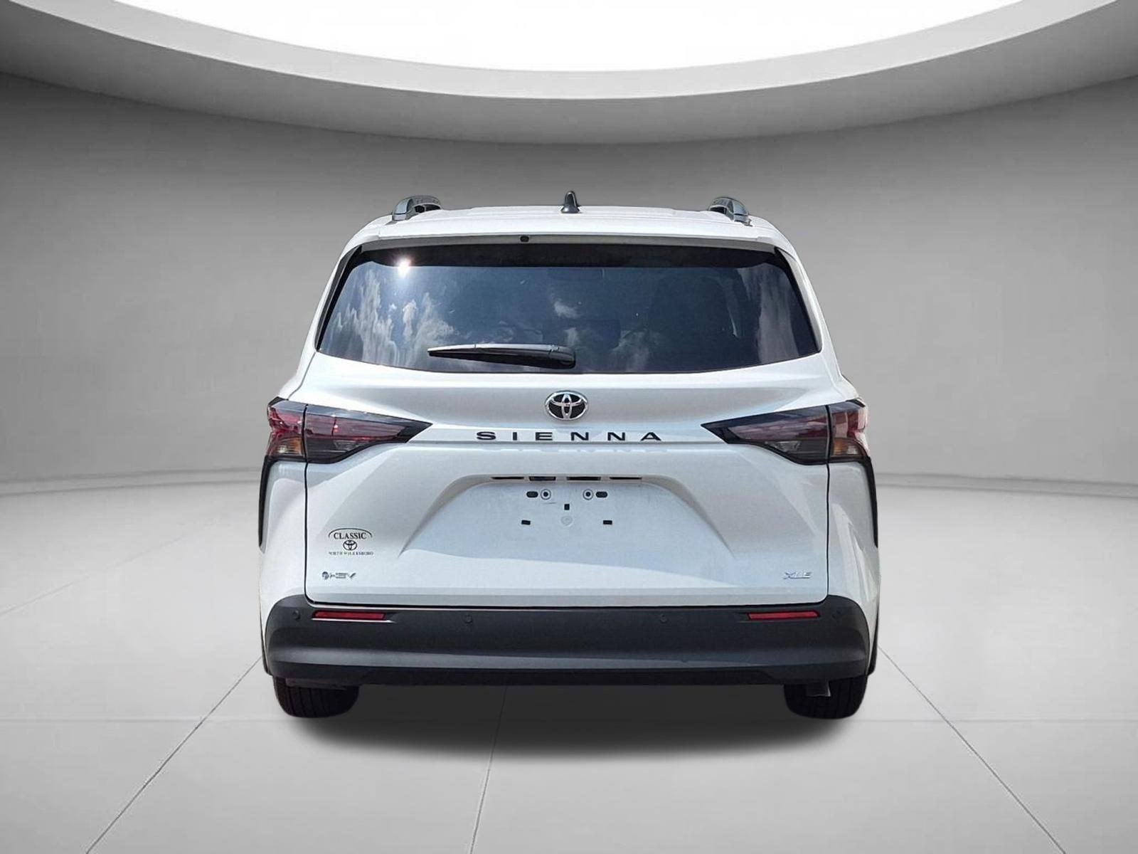 Used 2026 Wind Chill Pearl Toyota XLE image 4