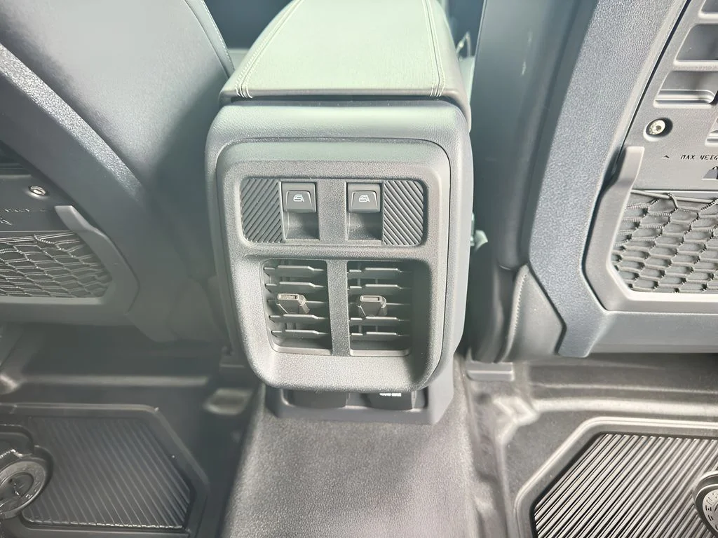 New 2026 Velocity Blue Metallic Ford Badlands image 31