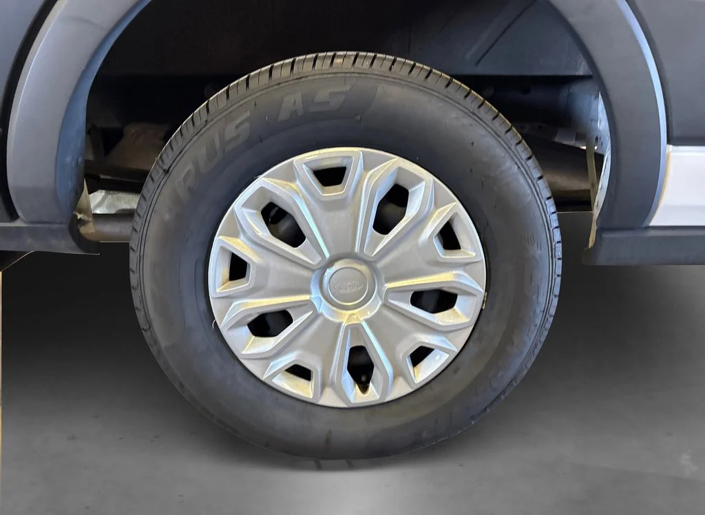 Certified Used 2024 Oxford White Ford XLT image 19