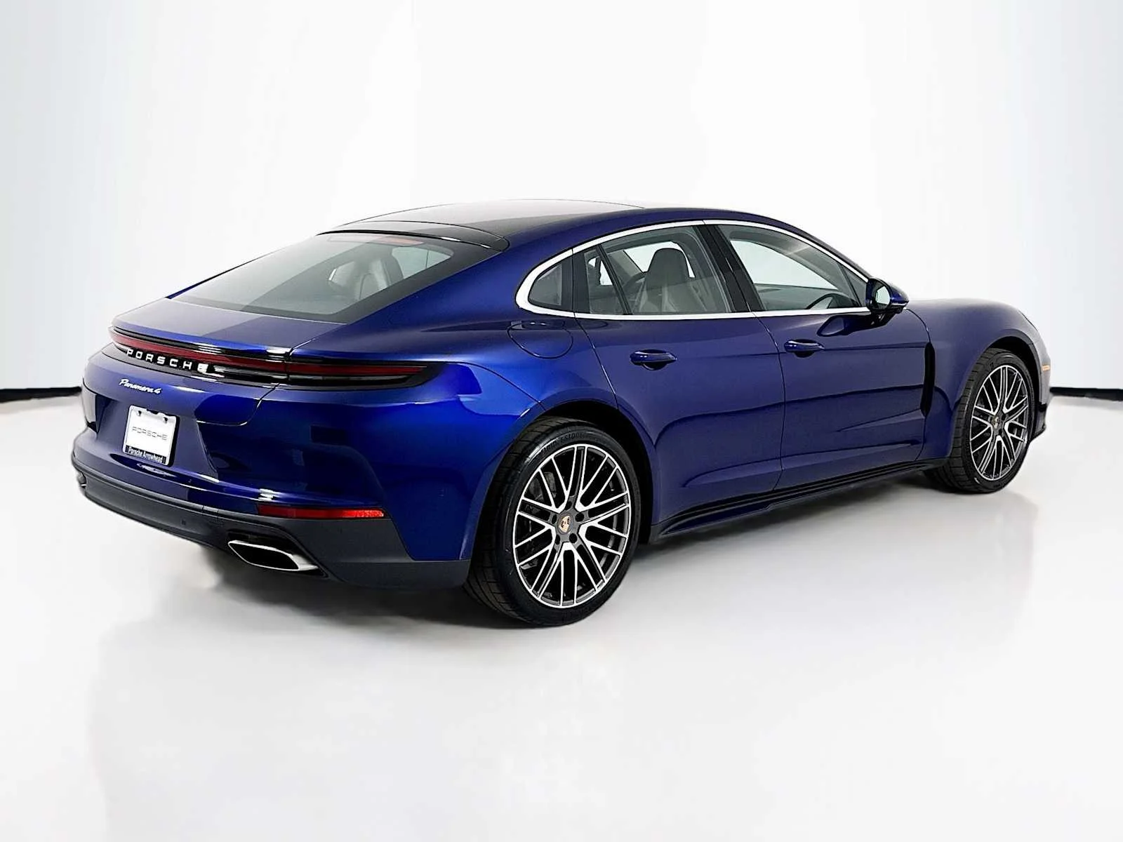 2026 Porsche Panamera Base - Photo 9