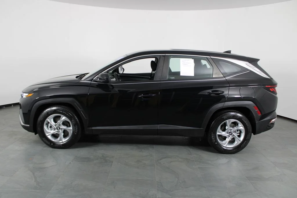 Used 2024 Black Hyundai SE image 14