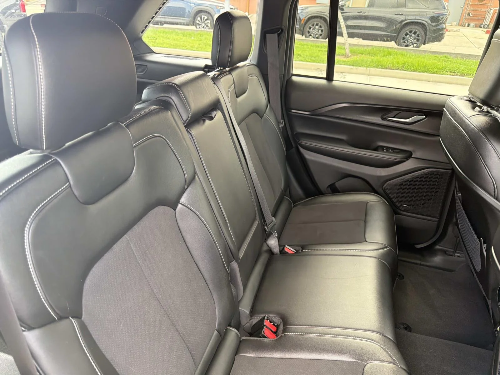Used 2024 Gray Jeep Altitude X 4x2 image 9