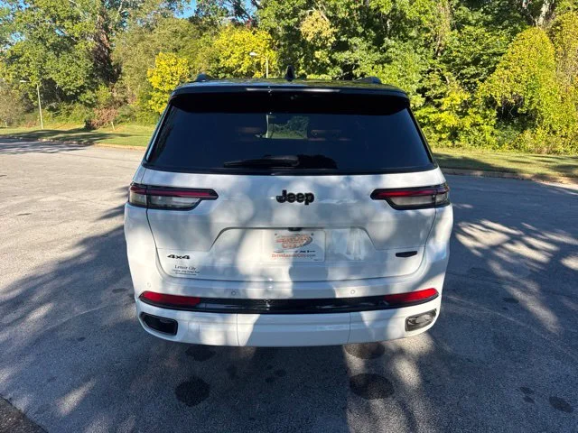 Used 2025 White Jeep Summit image 6