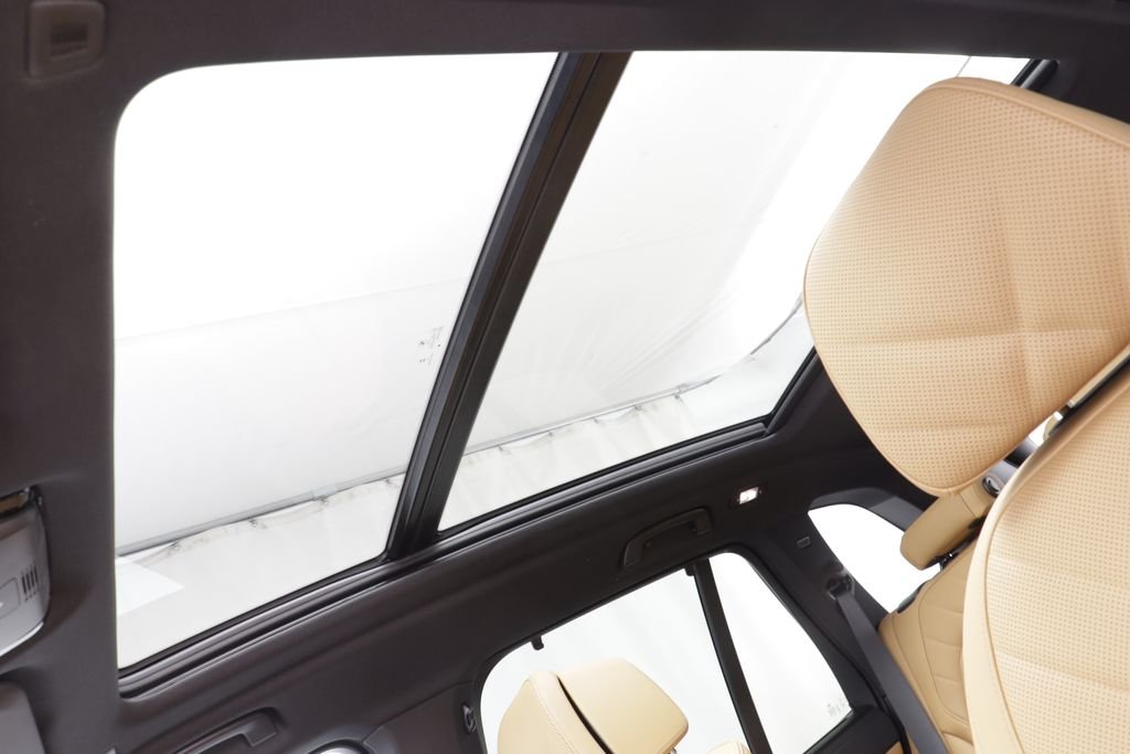 New 2026 Black Sapphire Metallic BMW xDrive50e image 15