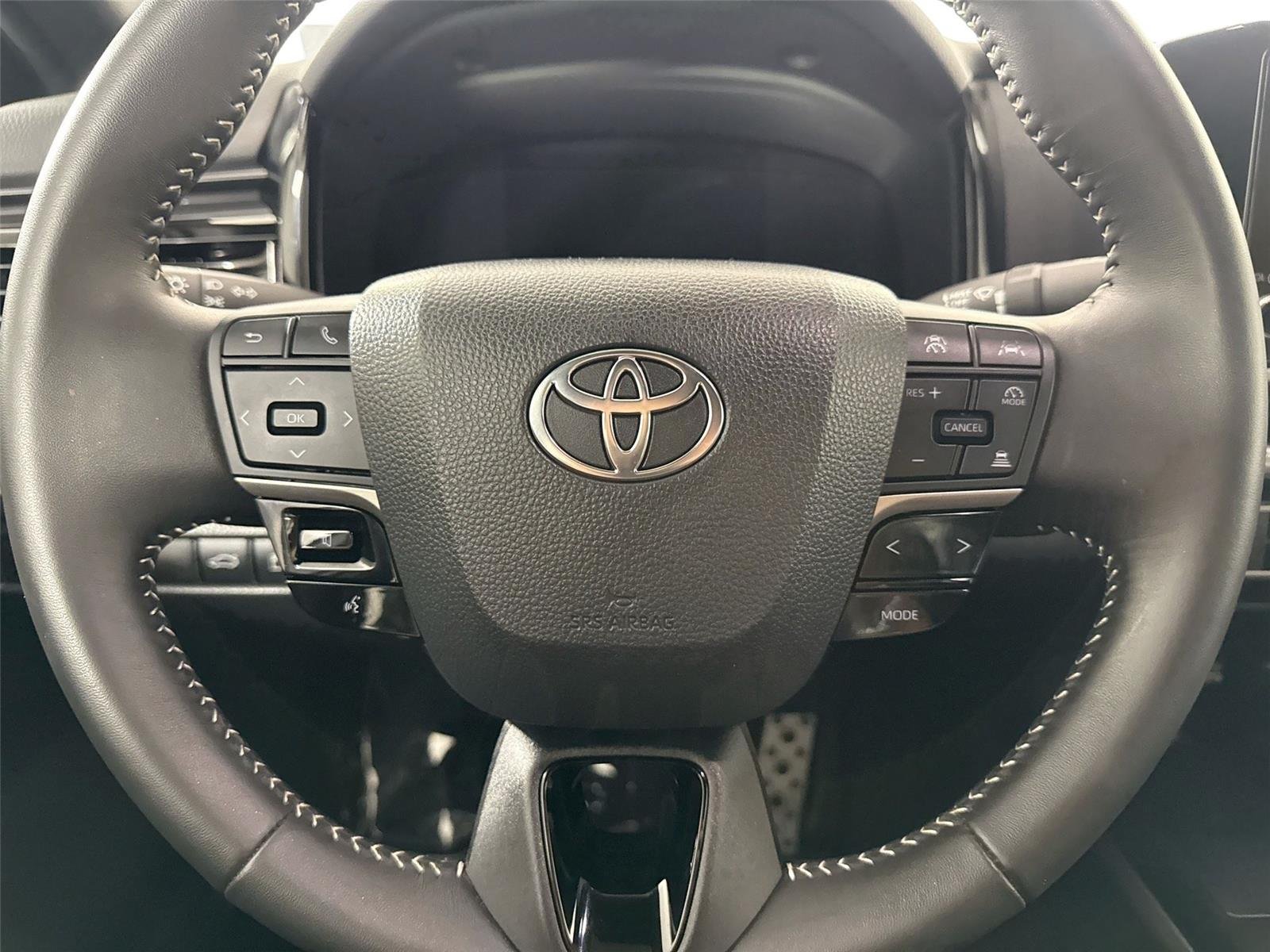 Certified Used 2025 Heavy Metal Toyota SE image 16