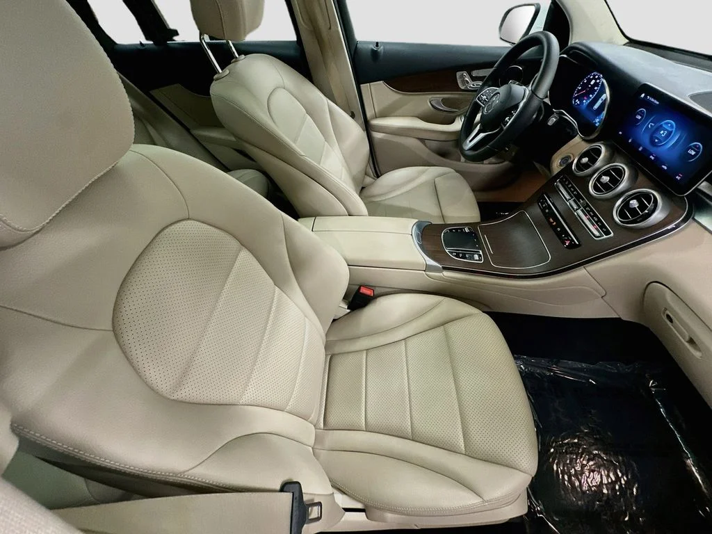 Certified Used 2022 Polar White Mercedes-Benz GLC 300 image 28