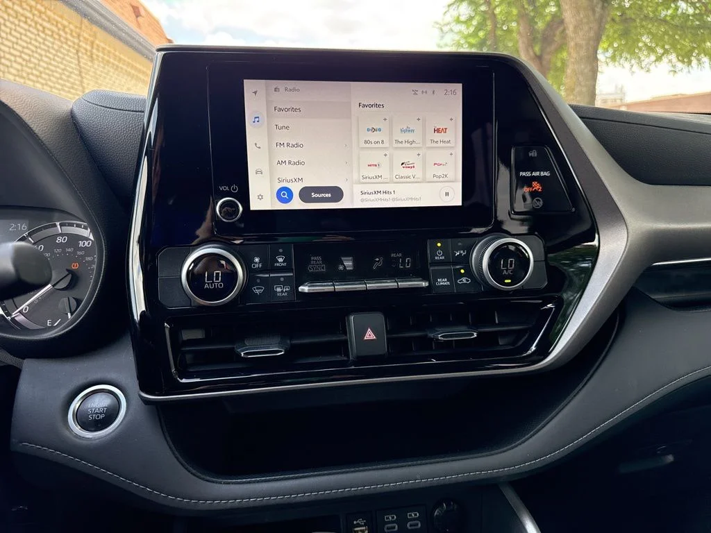 2024 Toyota Highlander LE - Photo 14