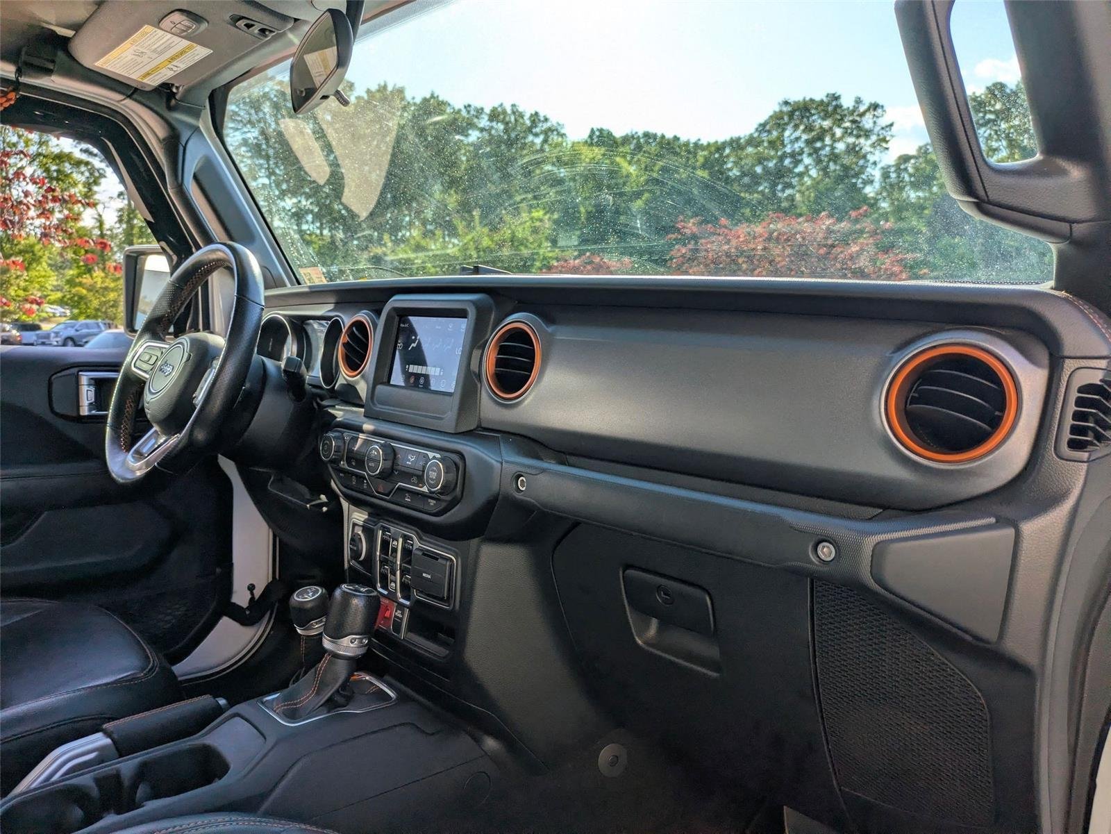 Used 2021 Bright White Clearcoat Jeep Mojave image 28