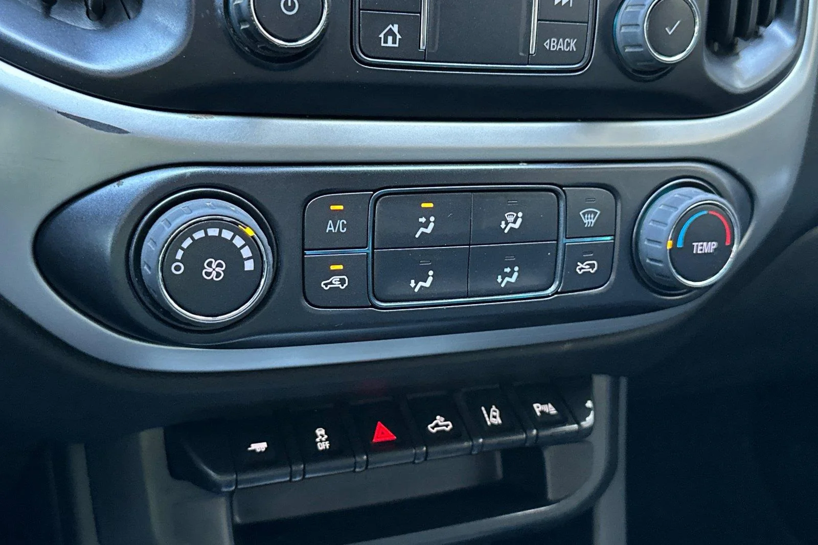 2022 Chevrolet Colorado LT - Photo 18