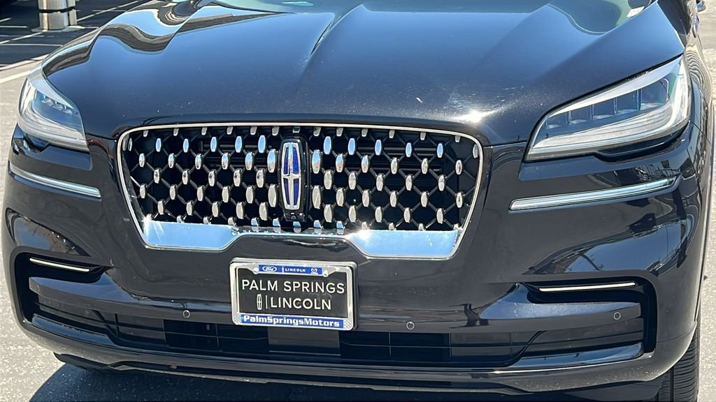 Certified Used 2023 Black Lincoln Grand Touring image 3