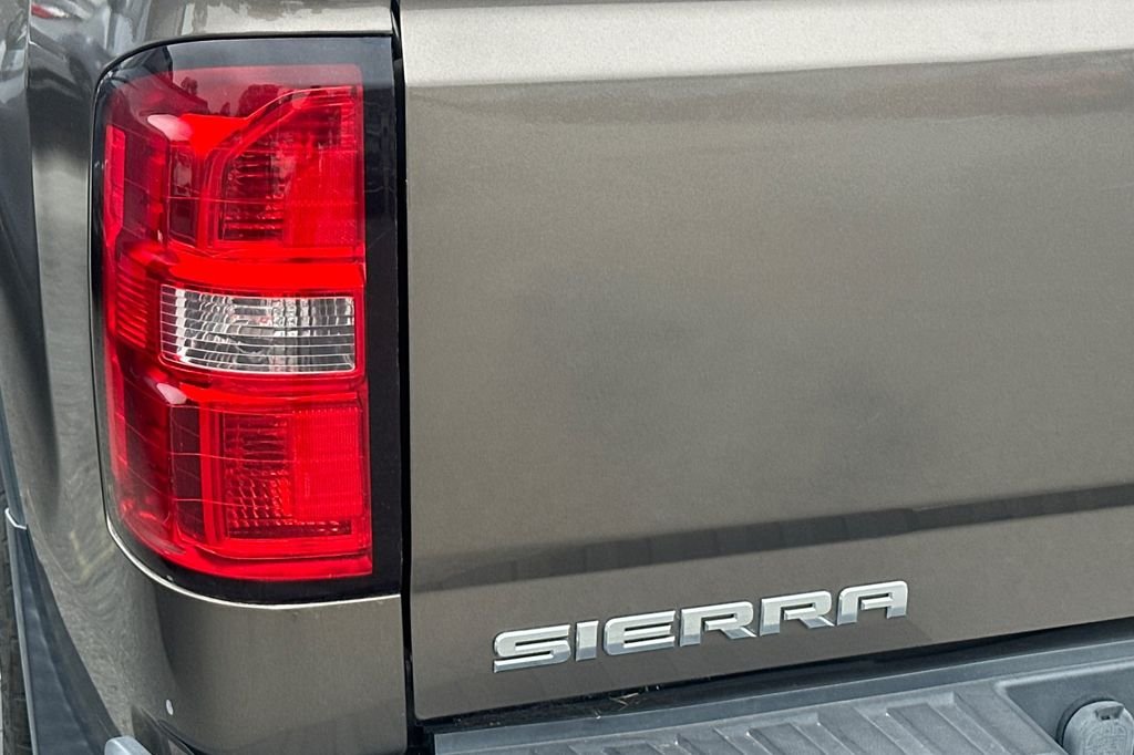 Used 2015 Bronze Alloy Metallic GMC Base image 7