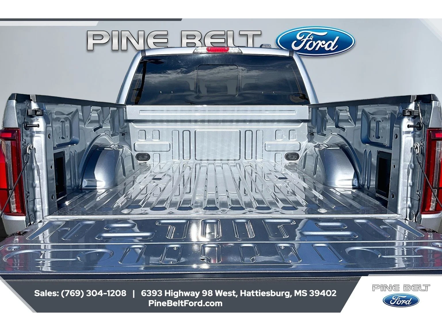 New 2026 Iconic Silver Metallic Ford Lariat® image 12