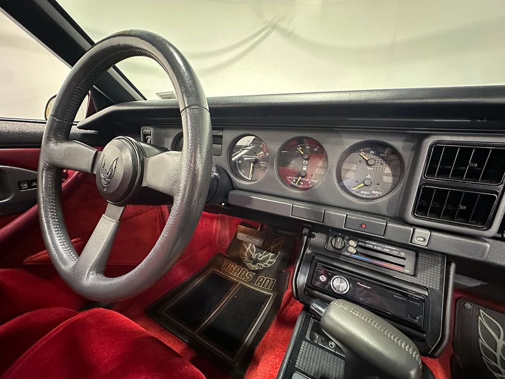 Used 1987 Red Pontiac  image 57