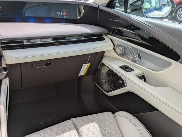 New 2026 White Lincoln Black Label image 17