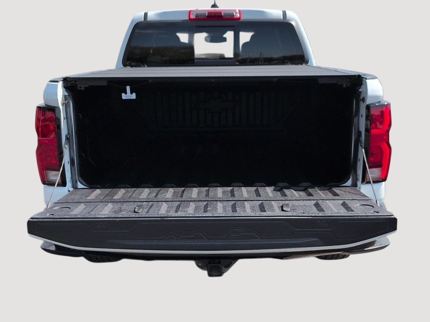 Used 2025 Summit White Chevrolet 4WD Z71 image 9