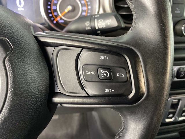 Used 2018 Gray Jeep Sport S image 17
