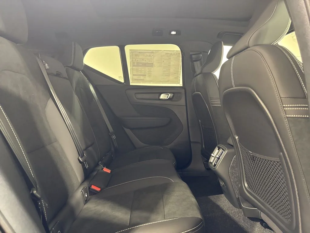 New 2026 Onyx Black Volvo B5 Ultra Black Edition image 25