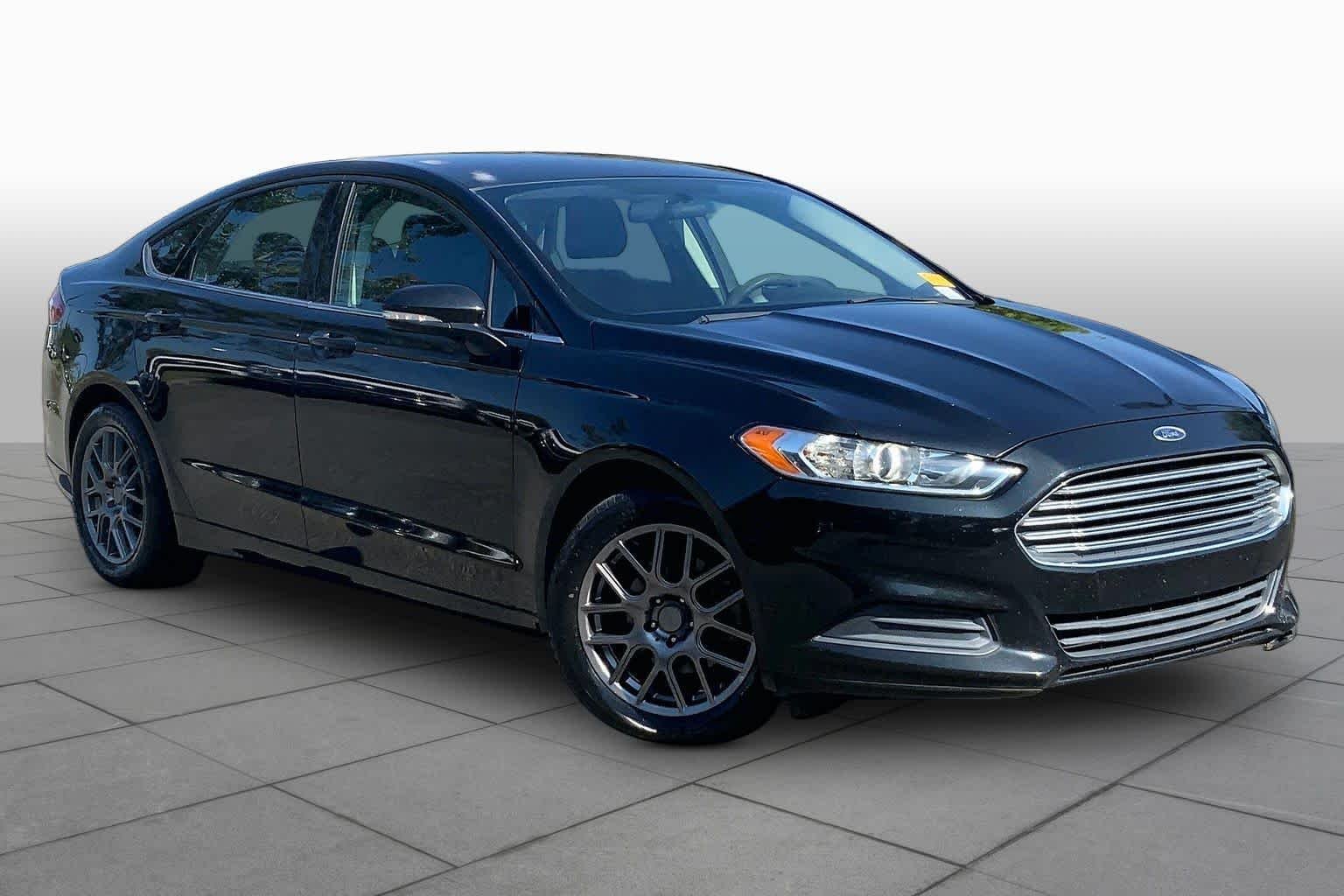 Pre-Owned 2013 Ford Fusion SE