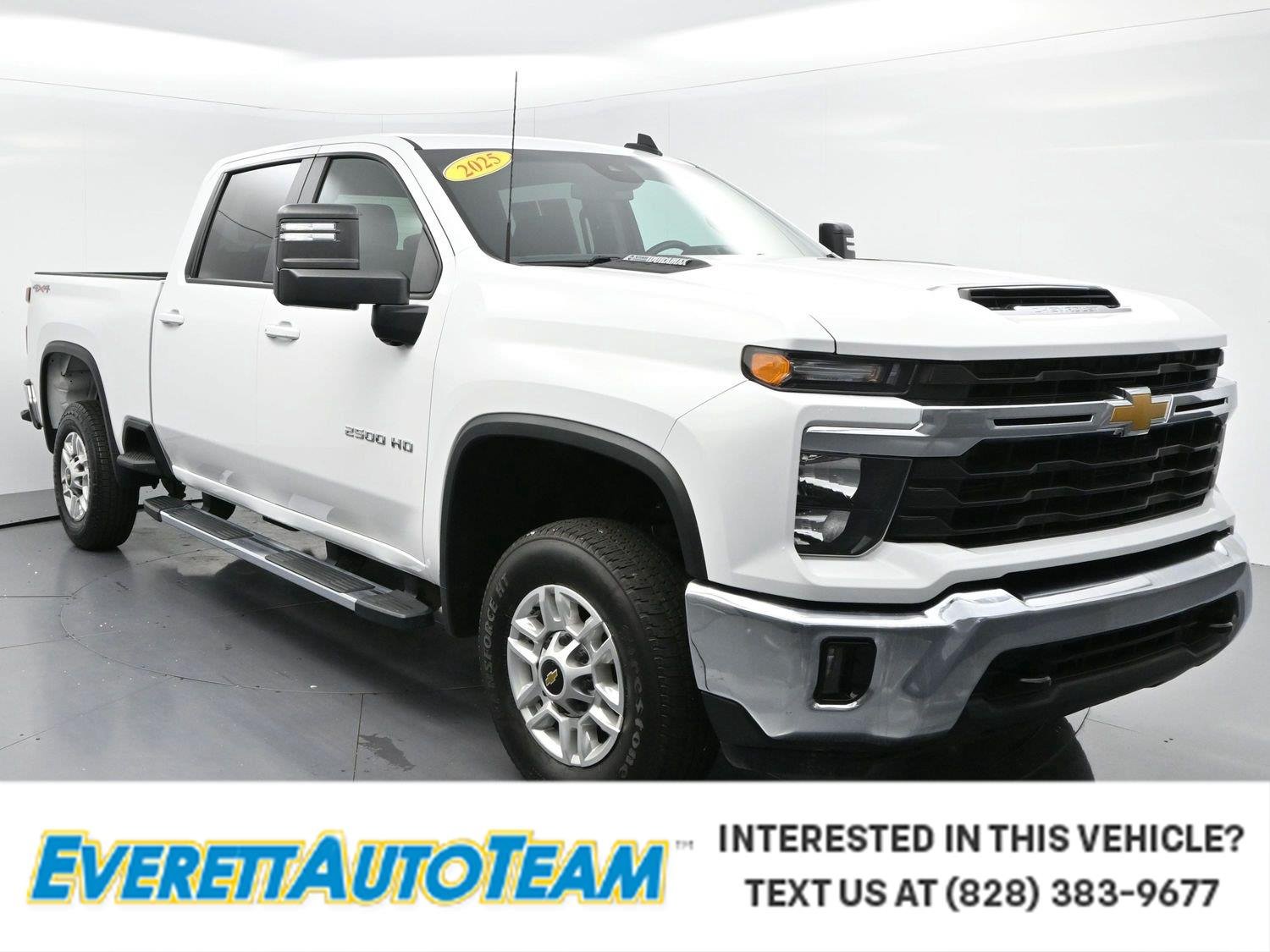 Used 2025 Summit White Chevrolet LT image 1
