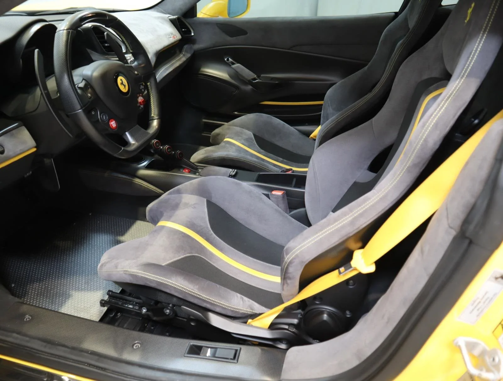 Certified Used 2019 Giallo Modena Ferrari  image 17