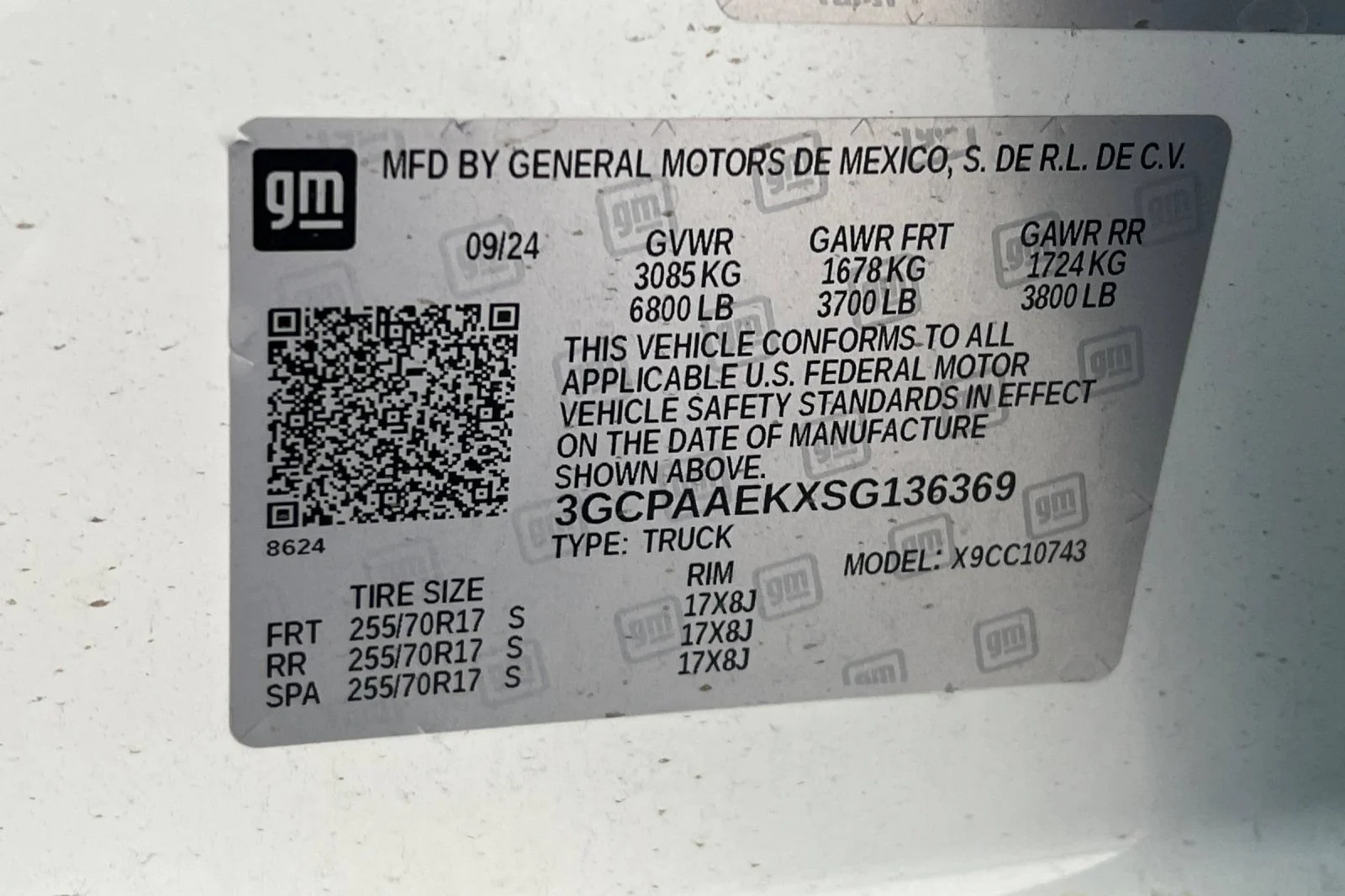 Used 2025 Summit White Chevrolet WT image 27