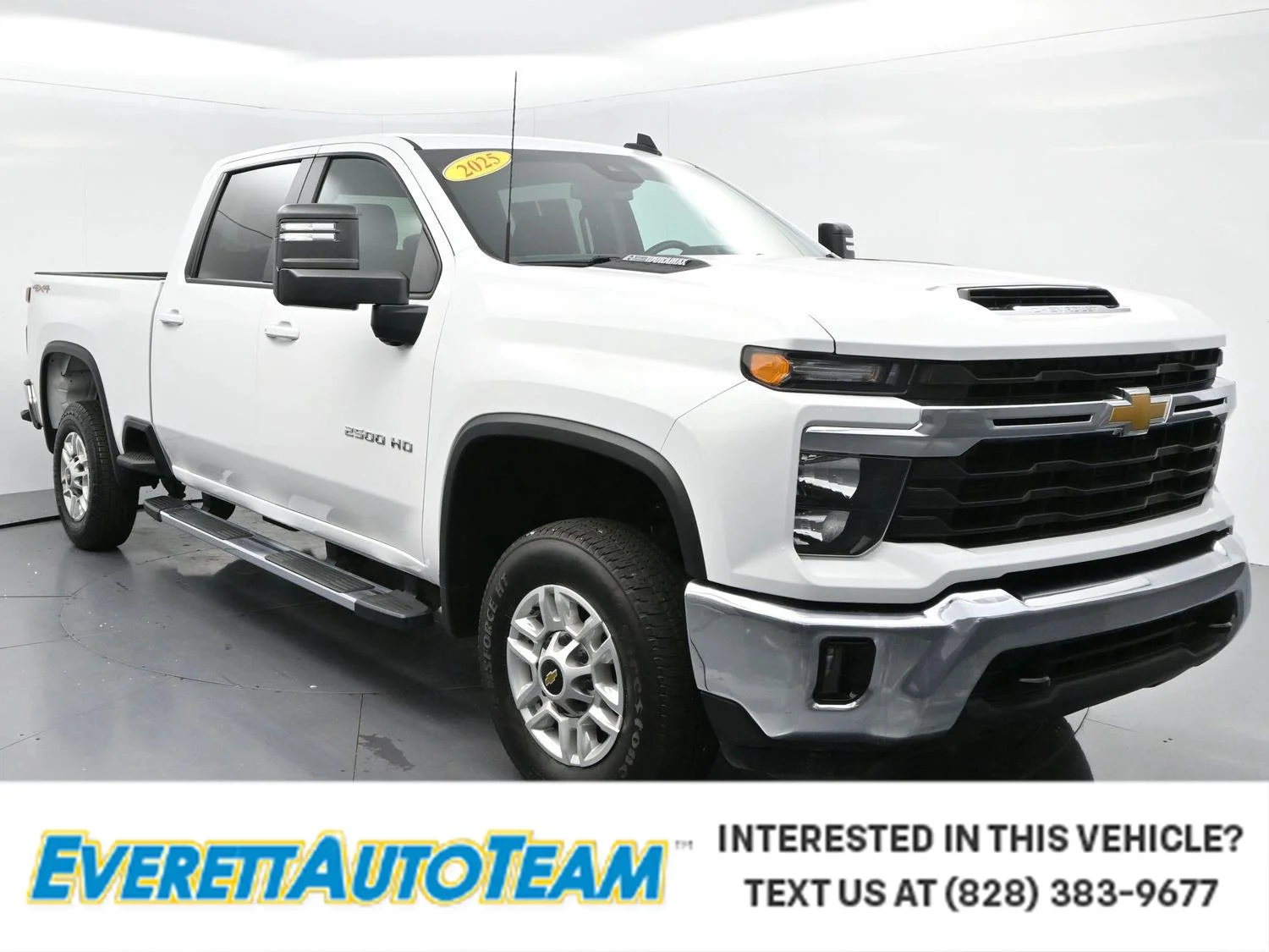 Used 2025 Summit White Chevrolet LT image 1