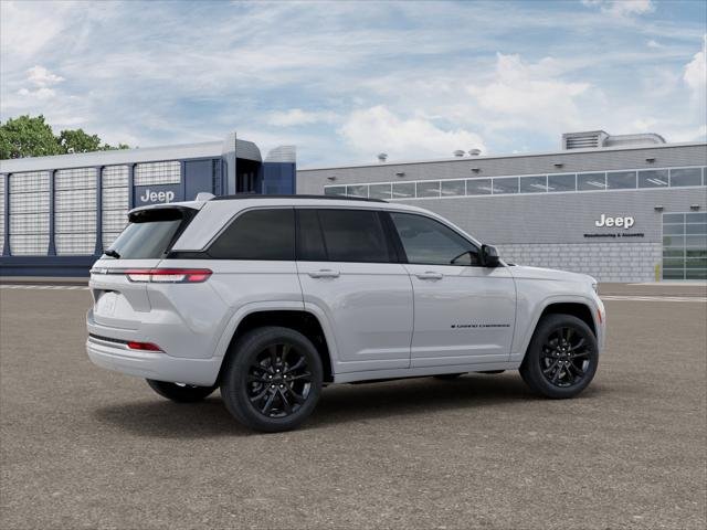 New 2026 Bright White Clear-Coat Exterior Paint Jeep Limited Reserve image 2