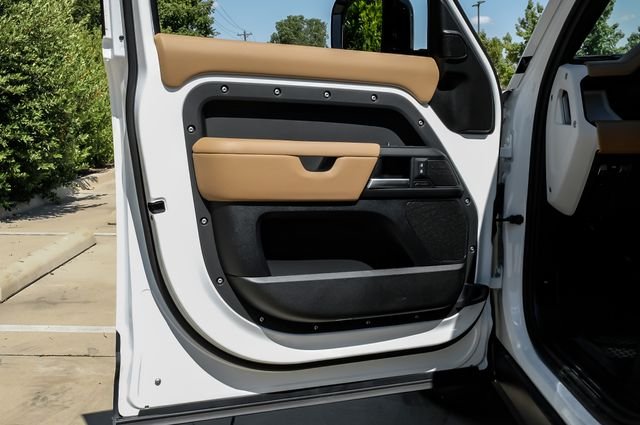 New 2026 Fuji White Land Rover S image 53