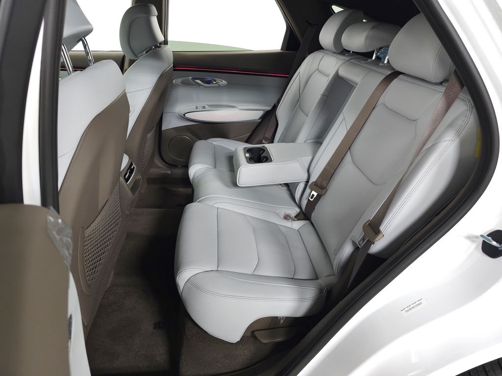 New 2026 White Genesis 2.5T ADVANCED image 28
