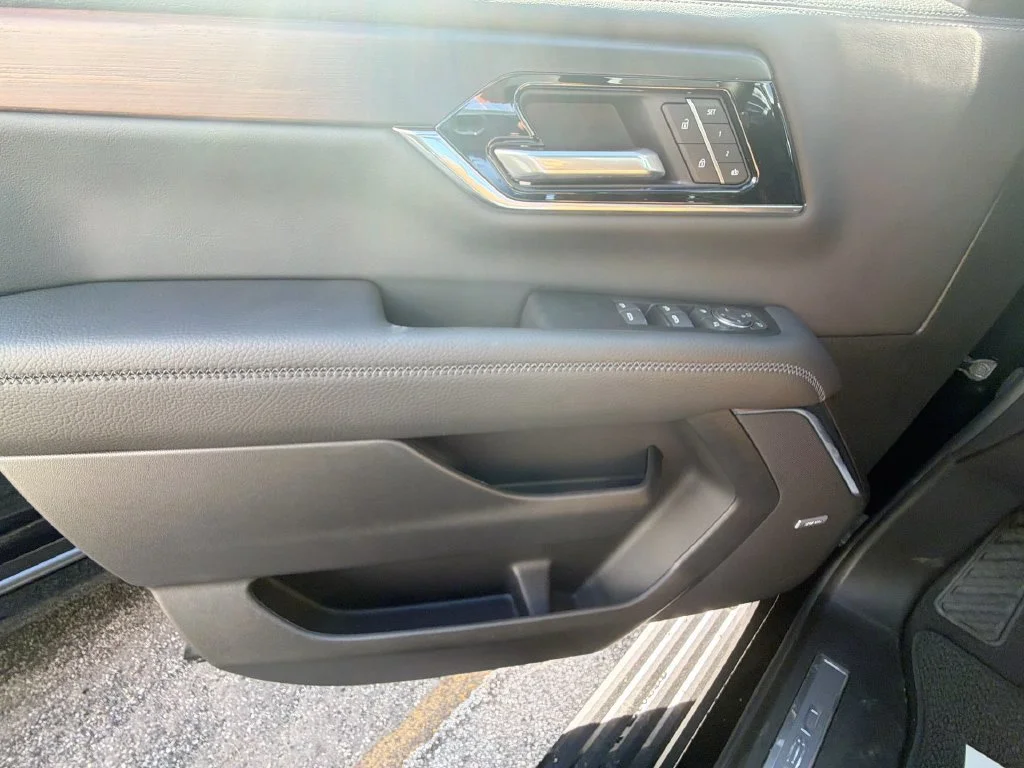 2026 GMC Yukon XL Denali - Photo 26