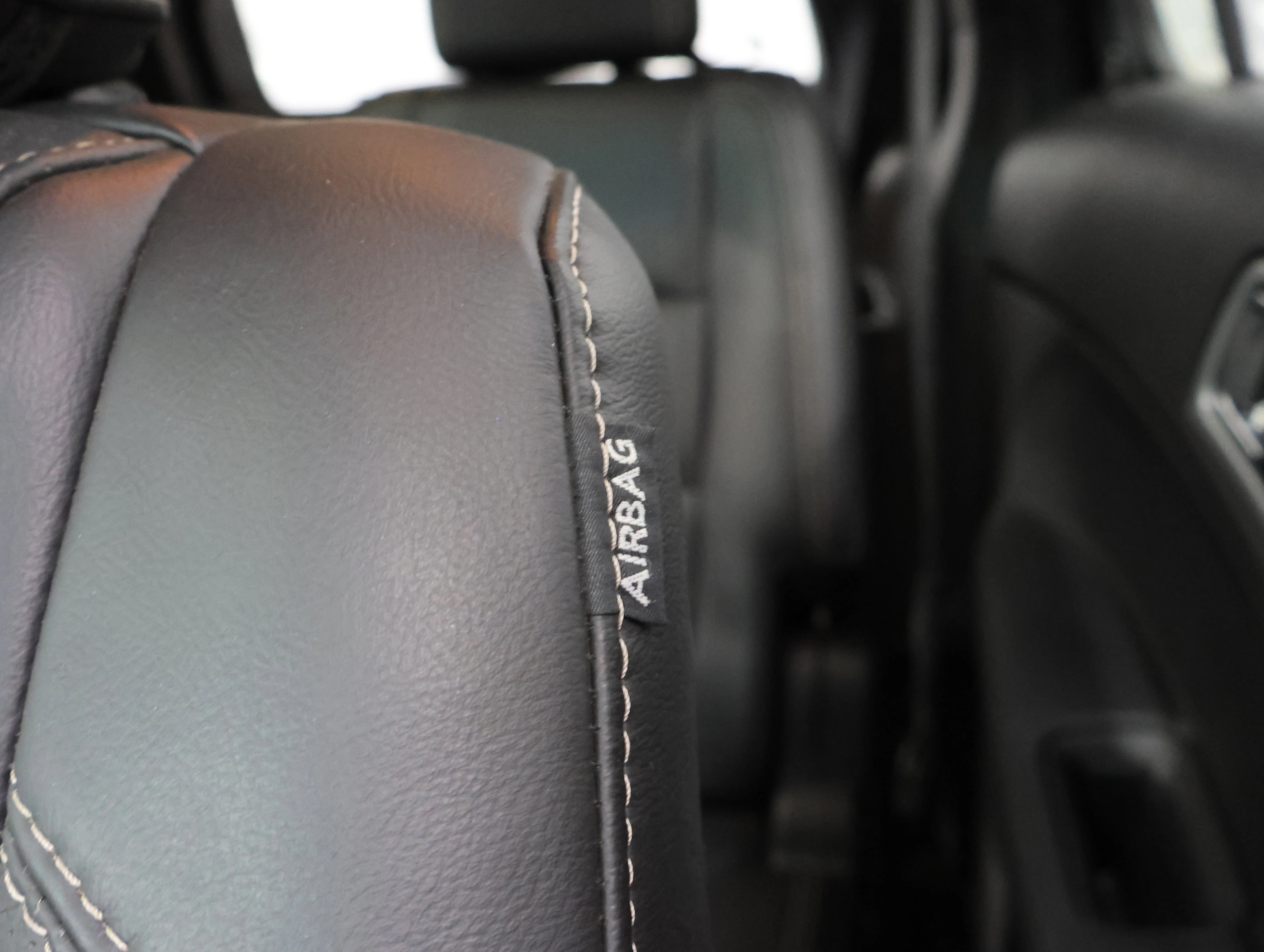 Used 2015 Magnetic Metallic Ford Sport image 43
