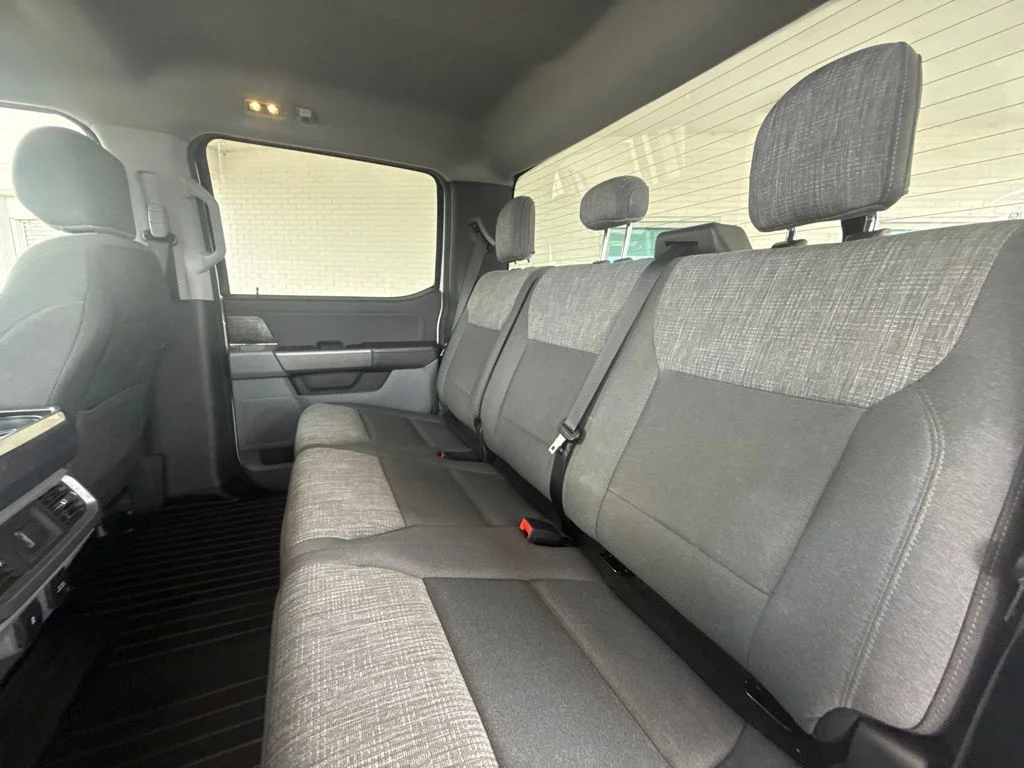 Used 2021 Oxford White Ford XLT image 30