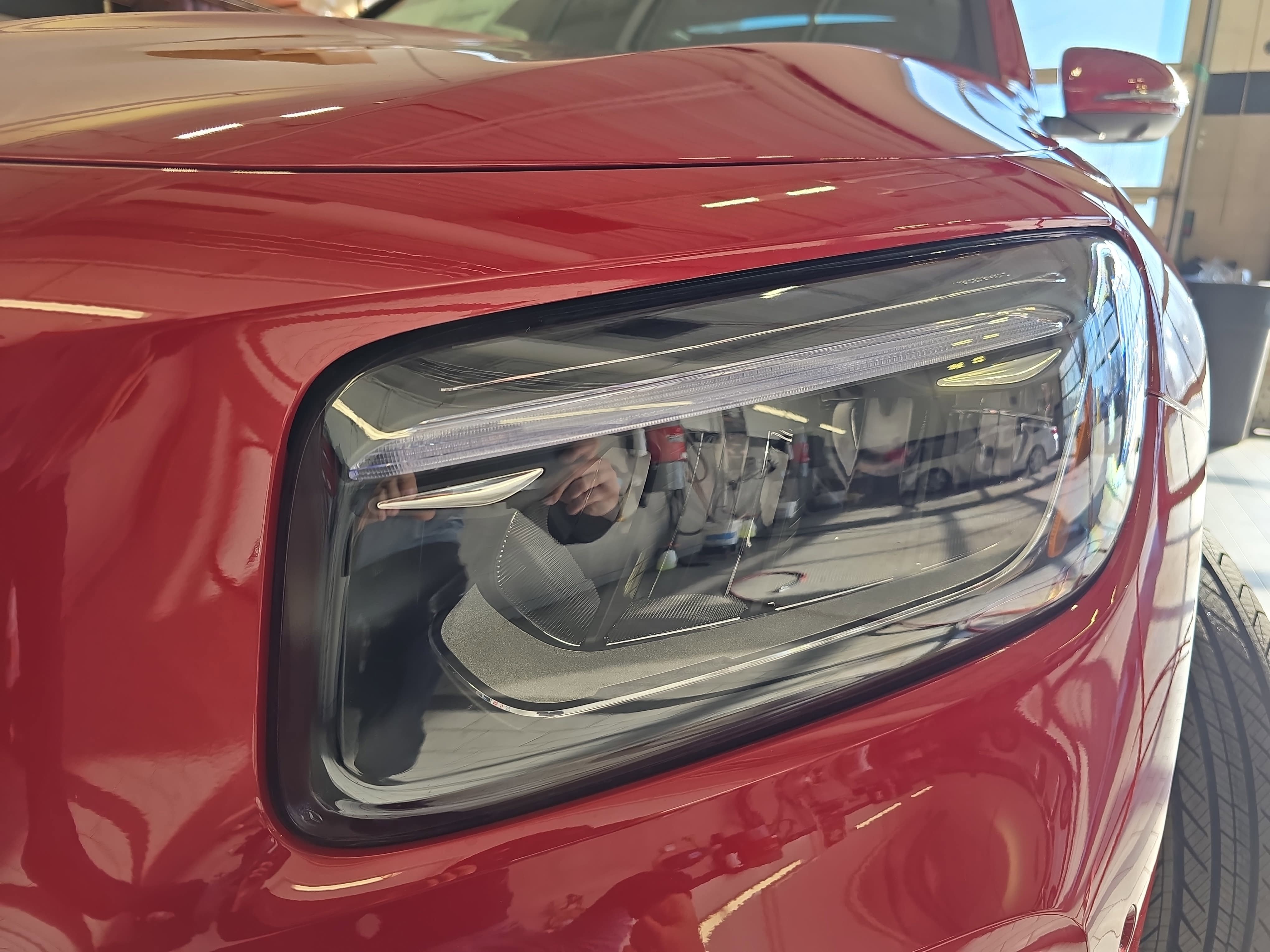 New 2026 MANUFAKTUR Patagonia Red Metallic Mercedes-Benz GLB250 image 32