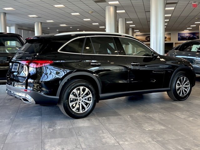 2026 Mercedes Benz GLC 300 4MATIC photo 2