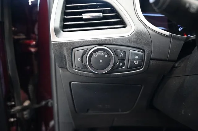 Used 2020 Red Ford SEL image 23