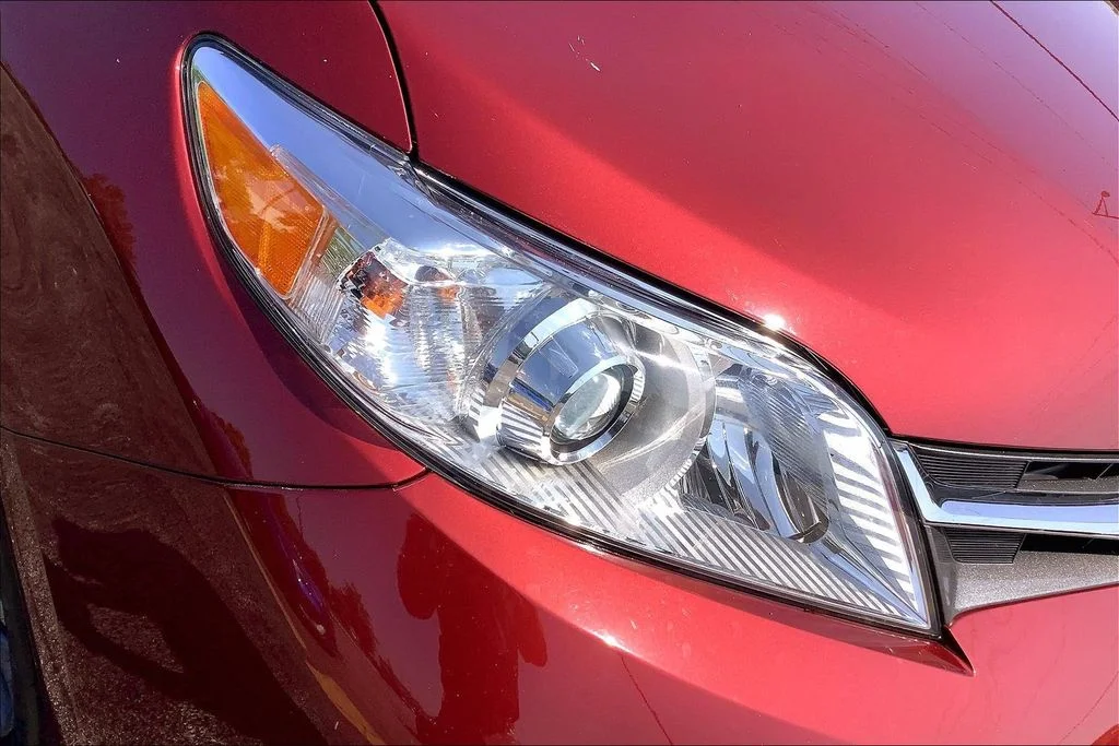 Used 2020 Red Toyota XLE image 33
