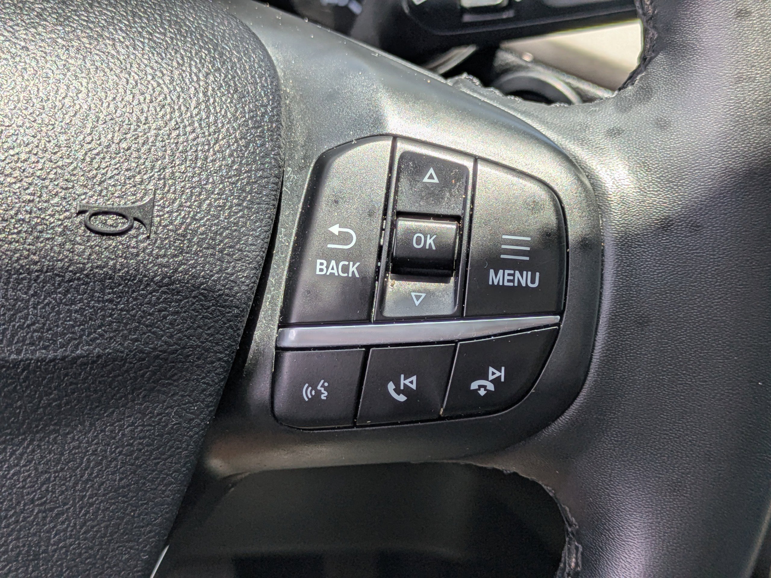Used 2022  Ford SE image 23
