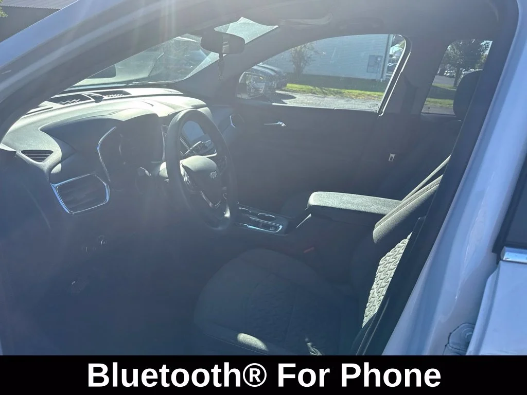 Used 2023 White Chevrolet LT image 9