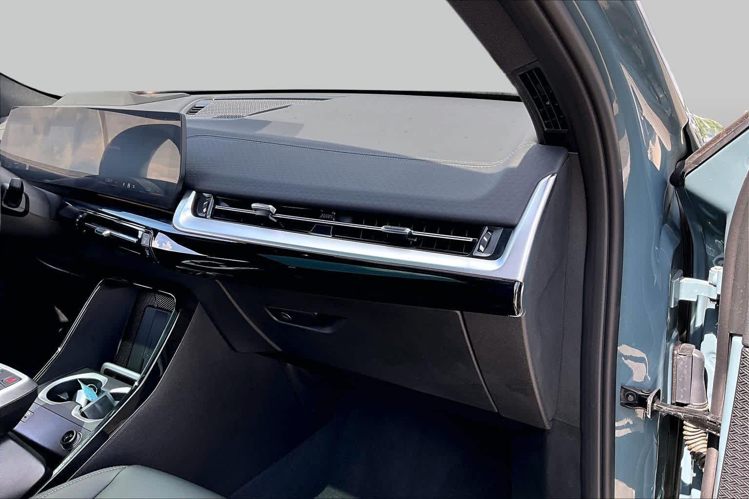 Used 2025 Cape York Green Metallic BMW xDrive28i image 18