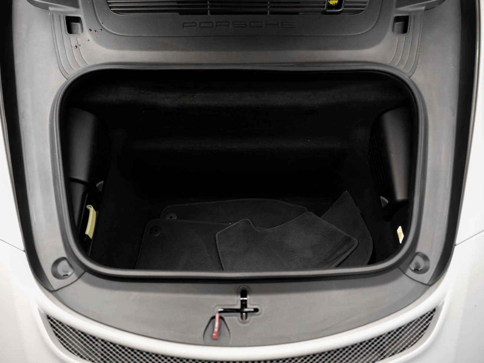 Used 2018  Porsche GT3 image 58