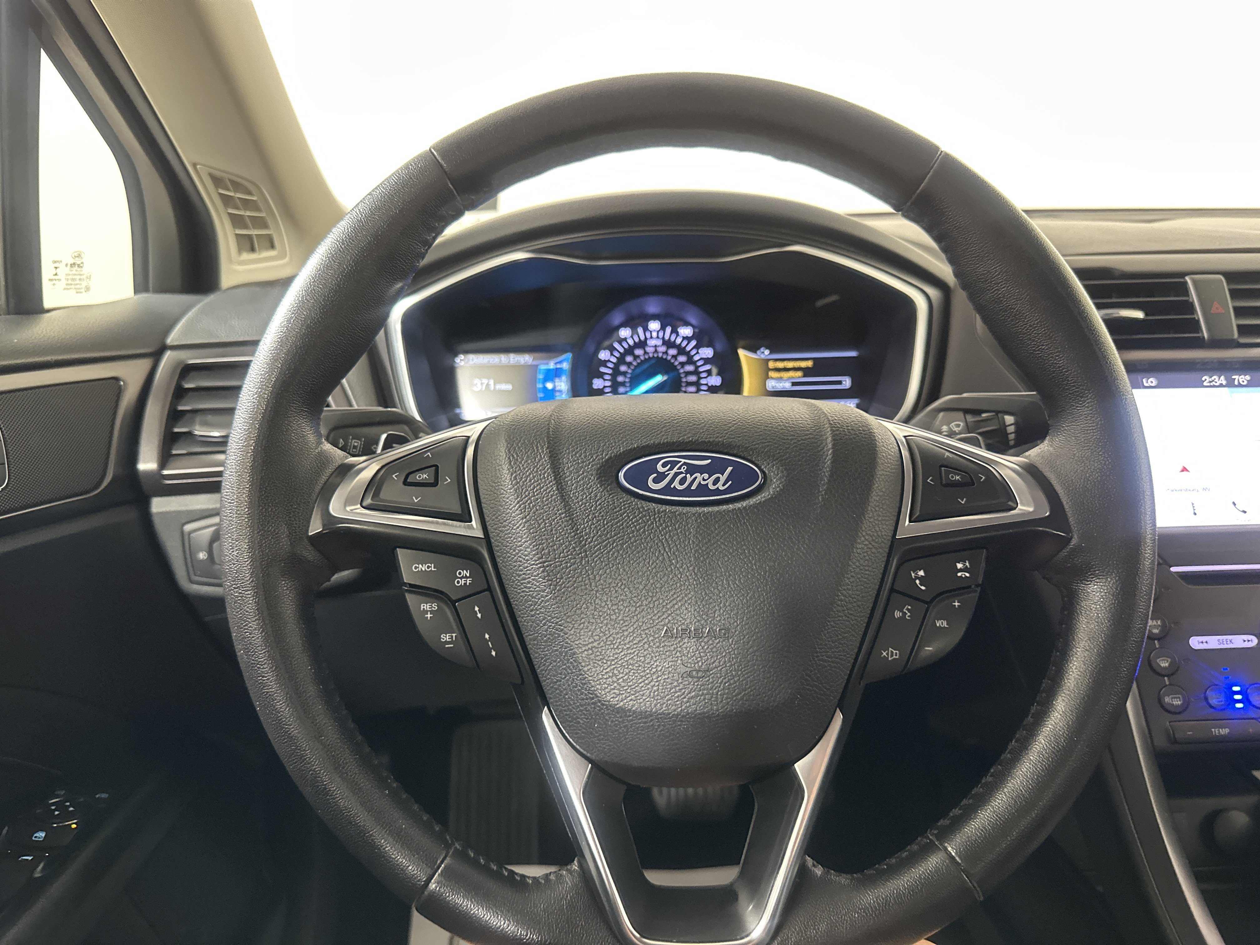 Used 2019 Silver Ford Titanium image 12
