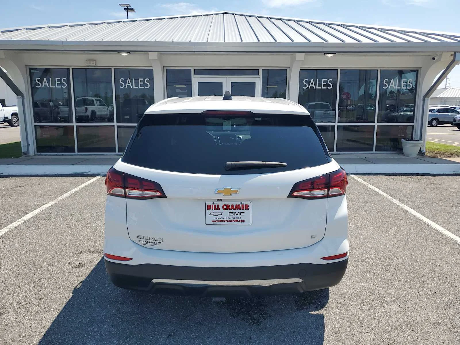 Used 2024 Summit White Chevrolet LT image 4